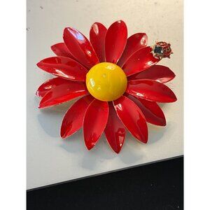 Vintage Weiss Red Daisy Brooch With Ladybug Accent
